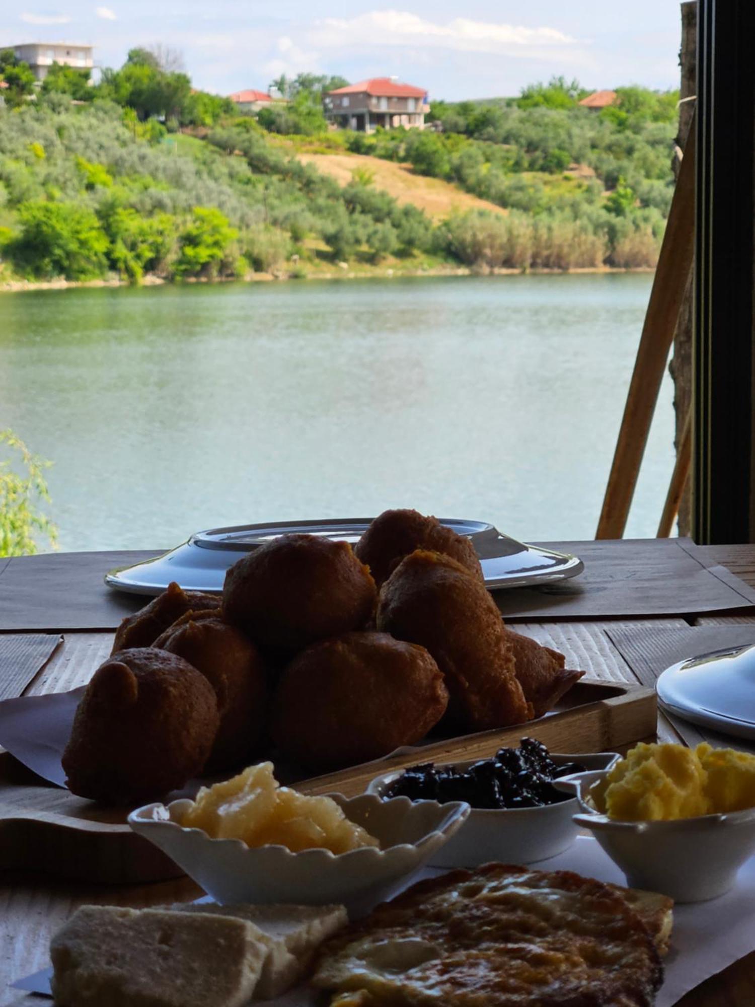 Zejtaria Agroturizem Hotel Belsh
